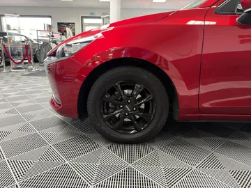 Car image 22