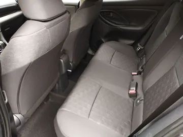 Car image 18