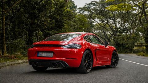 Car image 2