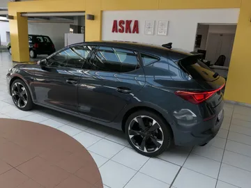 Car image 38