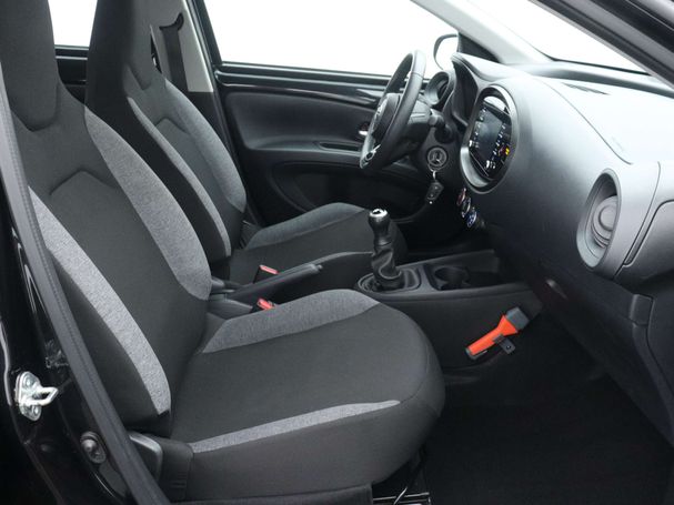 Toyota Aygo X 1.0 VVT-i 53 kW image number 30