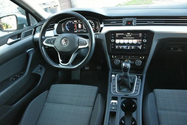 Volkswagen Passat 110 kW image number 11