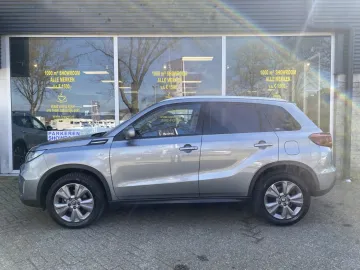 Car image 4