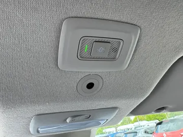 Car image 30