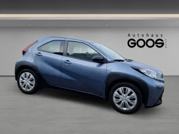 Car image 3