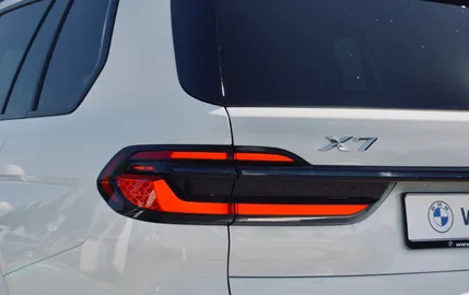 Car image 28