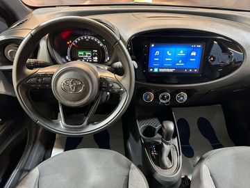 Car image 14