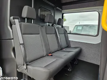 Car image 36