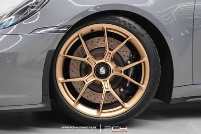 Car image 24