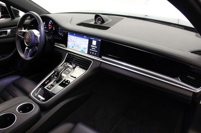 Car image 33