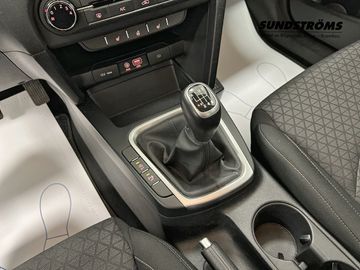 Car image 12