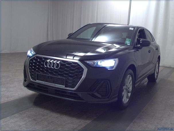 Audi Q3 45 TFSIe 180 kW image number 1