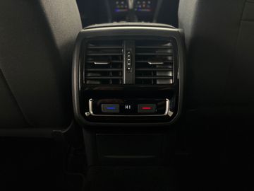 Car image 35