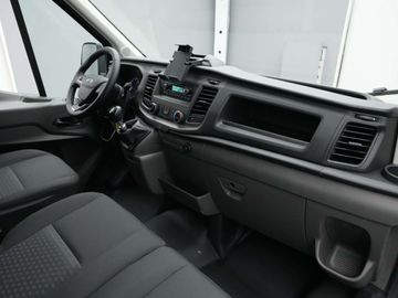 Car image 32