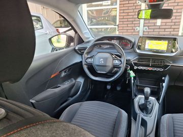 Car image 12