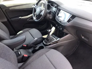Car image 20