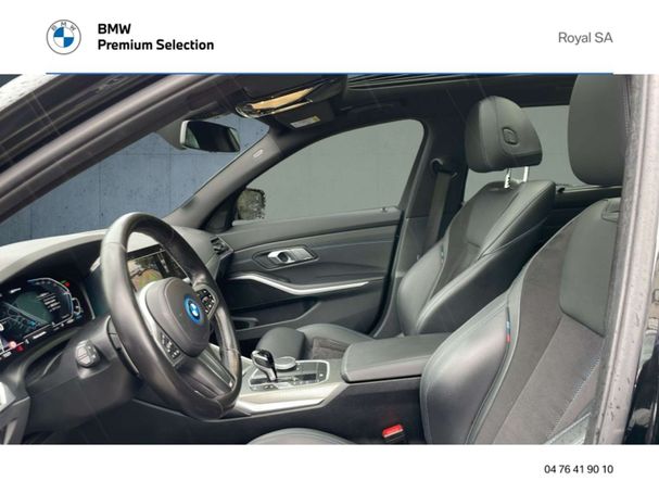 BMW 330 Touring M Sport 137 kW image number 7