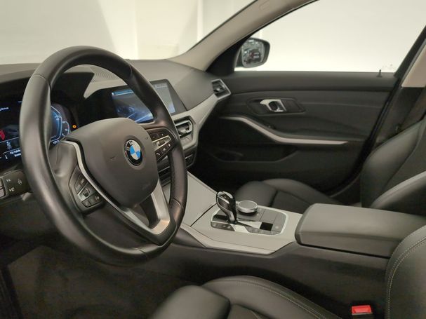 BMW 330 e Touring Advantage 215 kW image number 6