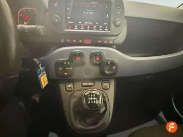 Car image 17