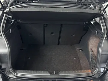 Car image 33