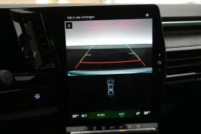 Car image 24