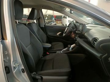 Car image 10