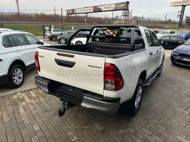 Toyota Hilux D 2.4 4D 110 kW image number 3