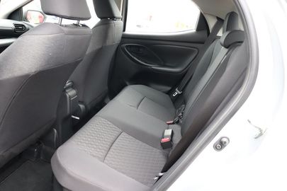 Car image 10