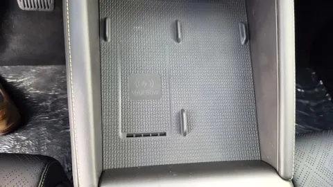 Car image 28