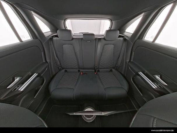 Mercedes-Benz GLA 180 100 kW image number 8