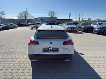 Car image 29