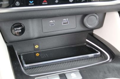 Car image 35