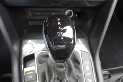 Car image 37