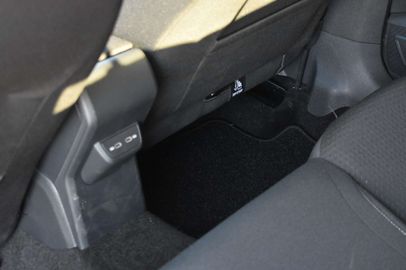 Car image 31