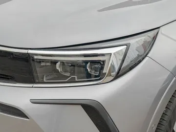 Car image 25