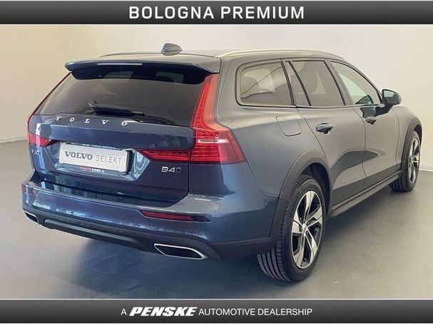 Volvo V60 Cross Country B4 AWD Geartronic 145 kW image number 2