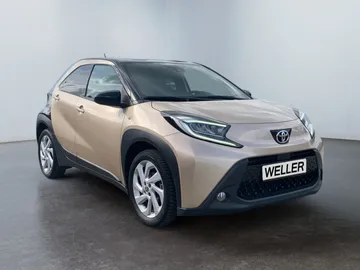 Car image 2
