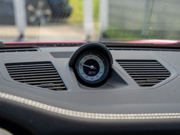 Car image 37