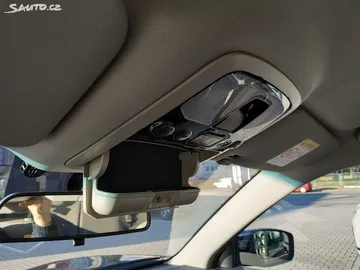 Car image 30