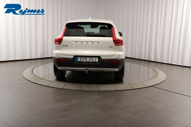 Volvo XC40 B4 Momentum 145 kW image number 16