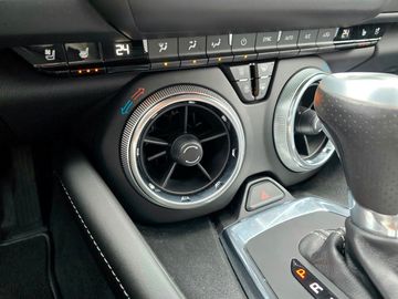 Car image 30