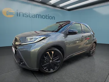 Car image 2