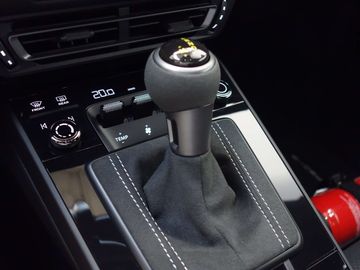 Car image 28