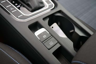 Car image 37