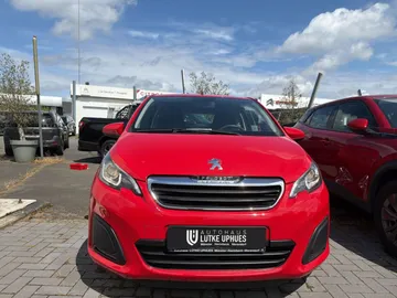 Car image 3