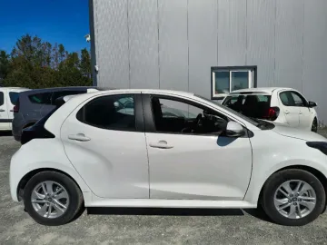 Car image 20
