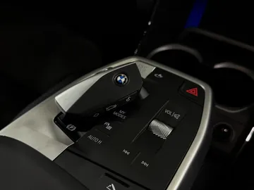 Car image 35