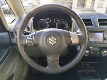 Car image 12