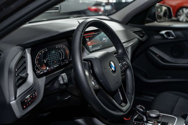 BMW 118i Advantage 100 kW image number 28