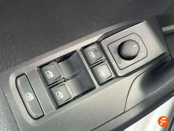 Car image 35